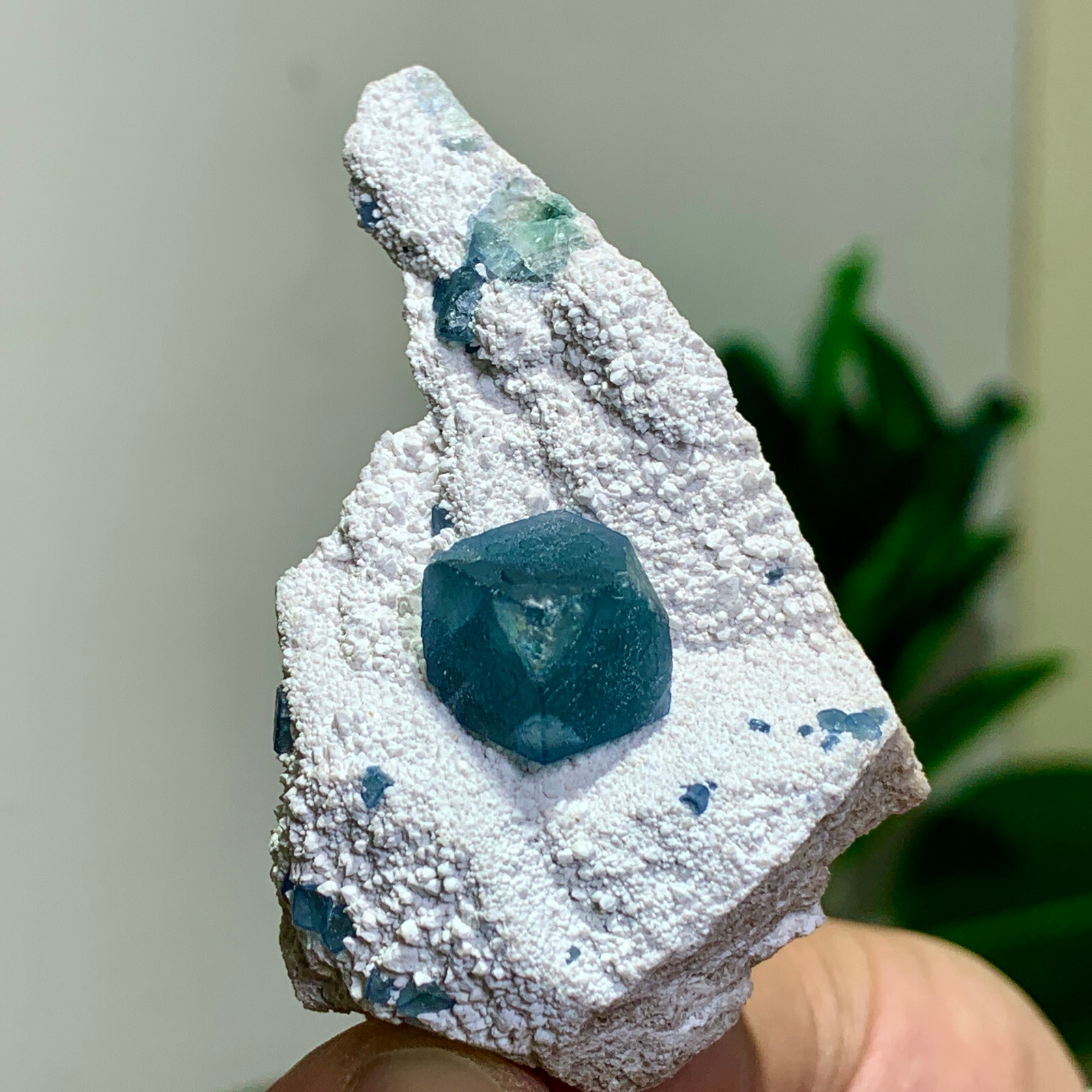 39G Rare transparent blue cubic fluorite crystal sample/China