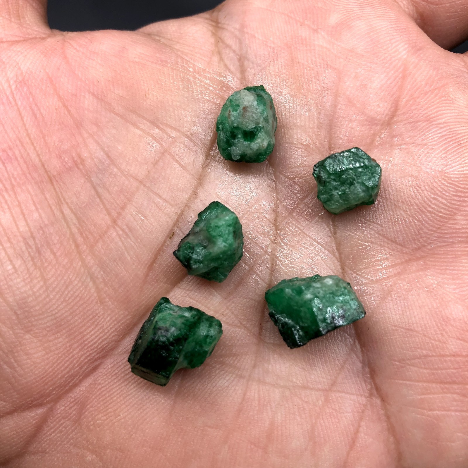 Natural Emerald Mine-Mud Rough Crystal Oiled For Colour Enhancement 37.25 Ct.3