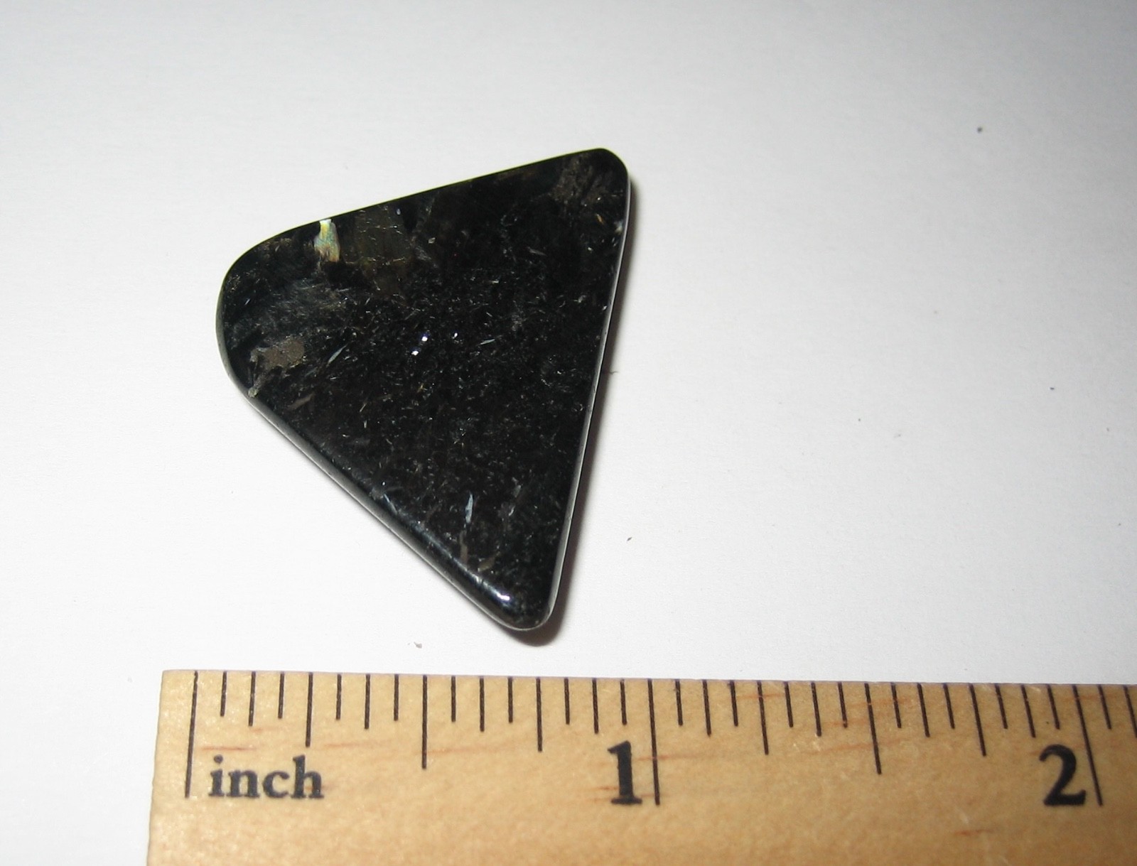 35mm x 24mm POLISHED RARE AUTHENTIC NUUMMITE STONE CABOCHON GREENLAND ~ 8.4g *A4