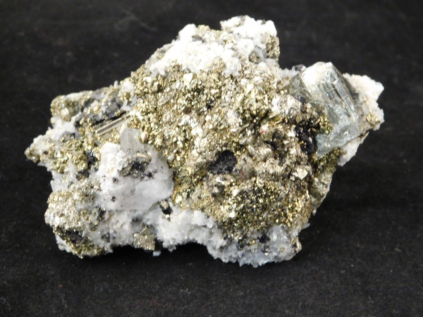 Druzy PYRITE Crystal CUBE Cluster with Sphalerite and Chalcopyrite Peru 188gr