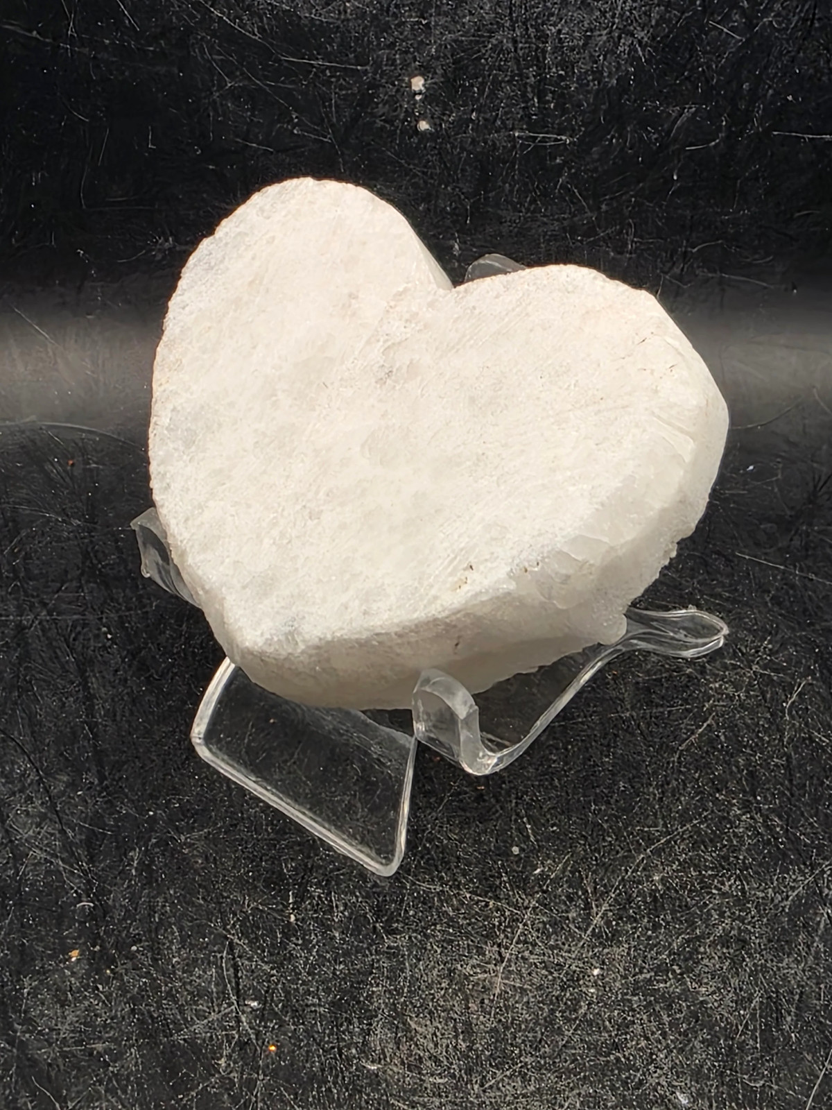 White pearl aura quartz heart! 3.4 ounces, 2.5 inches wide, 2.1″ tall
