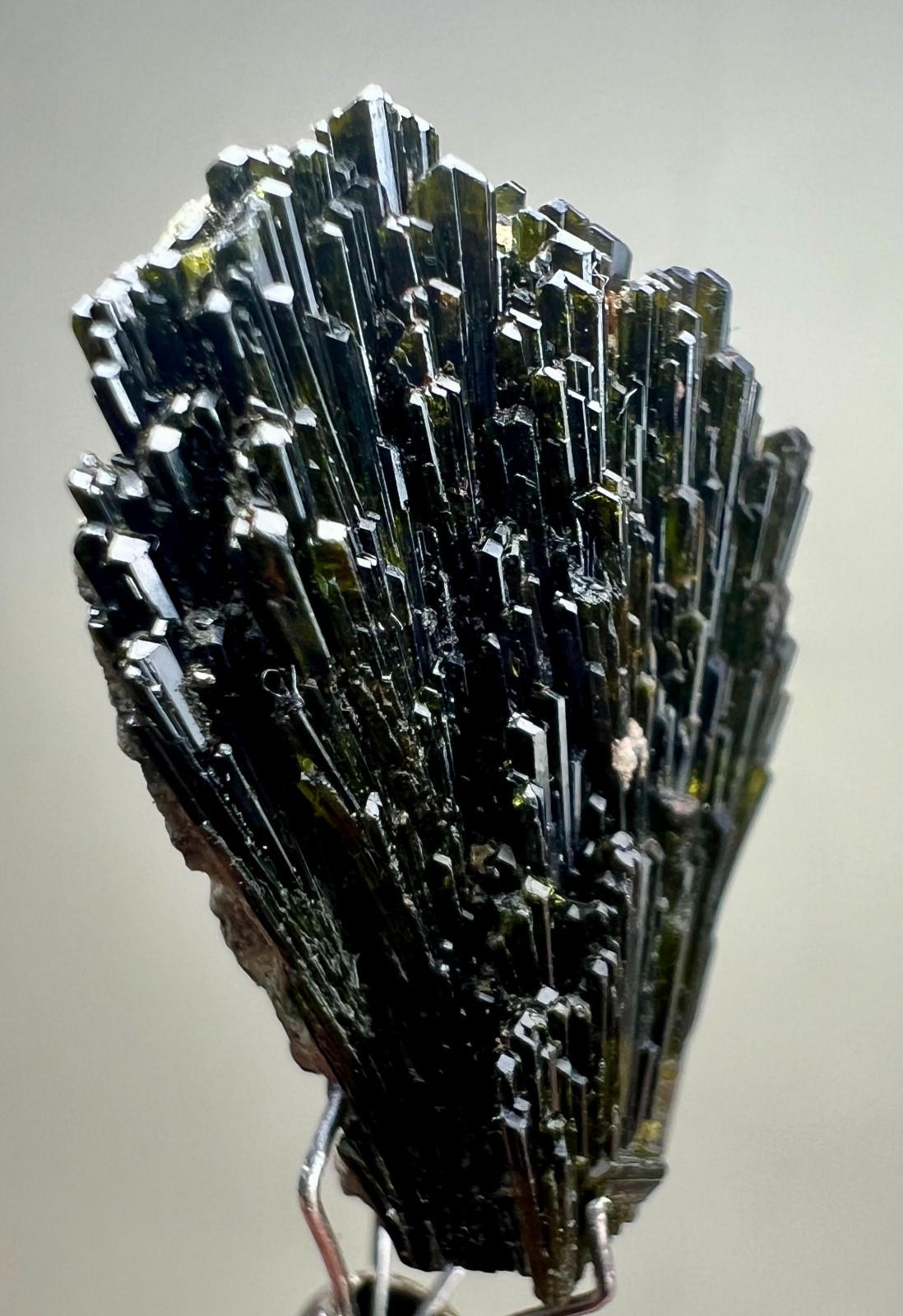 21 CT Ultra Rare !Natural Epidote Spray Crystal Specimen From Gilgit Baltistan