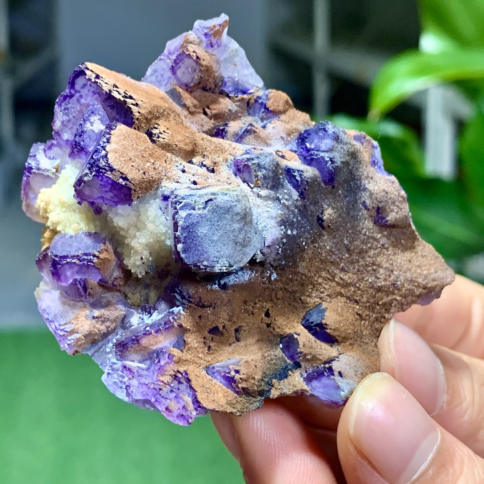 100G Natural Purple Fluorite Edged Cube Crystal Mineral Specimen/China