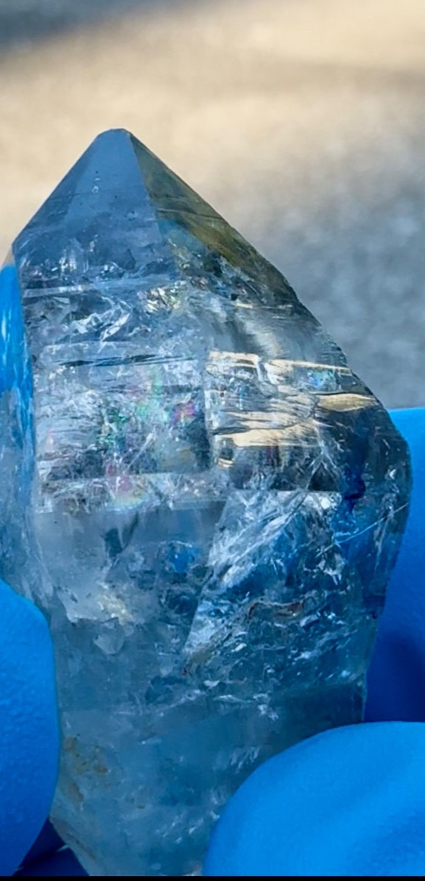 25g Herkimer diamond Enhydro! (moving graphite bubble)