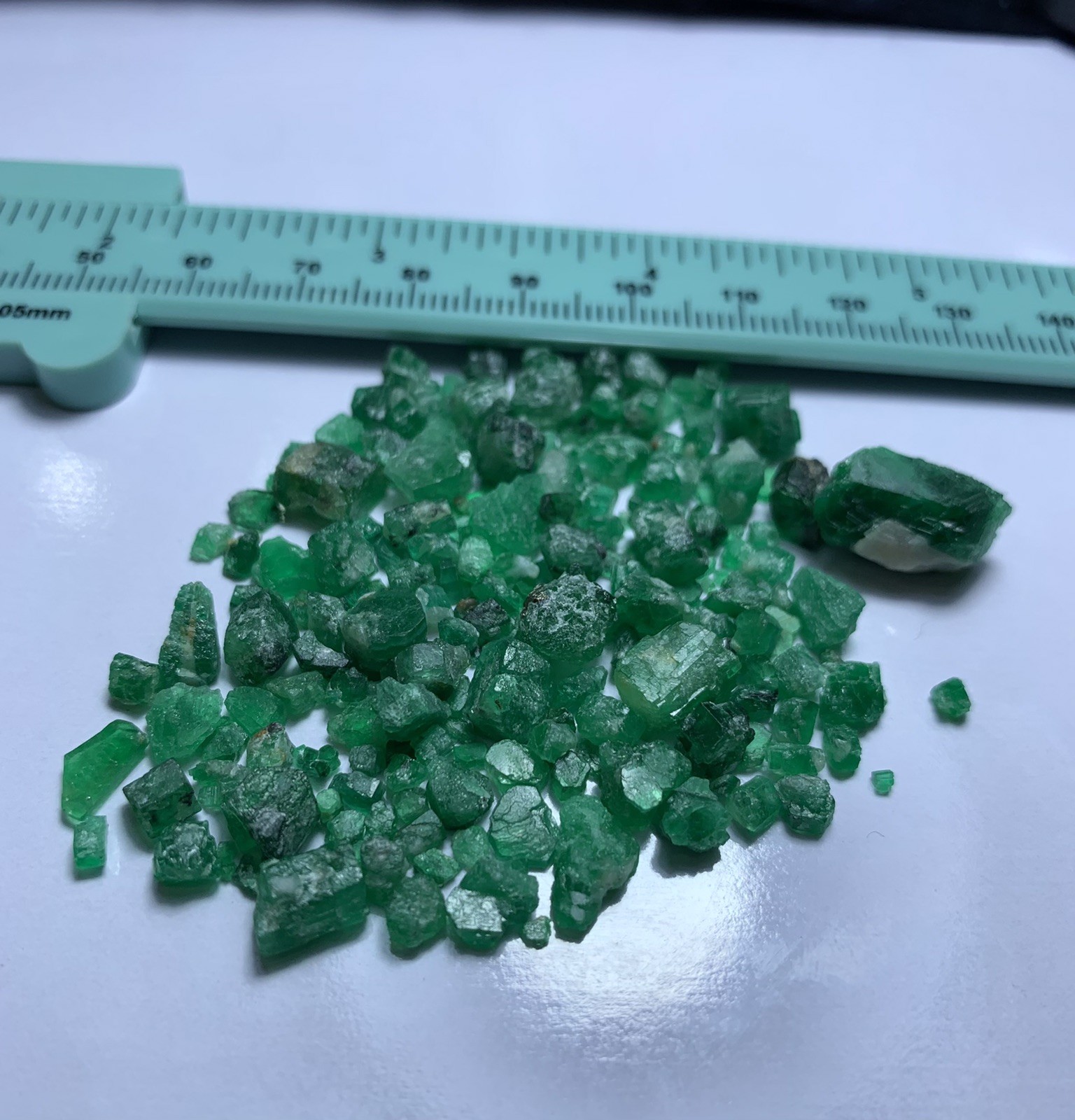 15 Gram Emerald Rough Crystal Jewellery Size From Swat Pakistan.