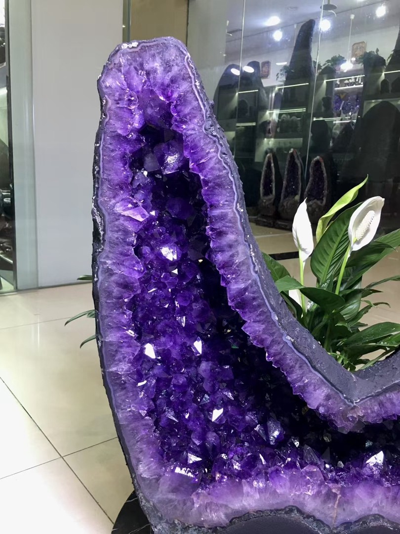 164LB Natural Amethyst Crystal Cave Decor Stone Cathedral Geode Specimen Stand