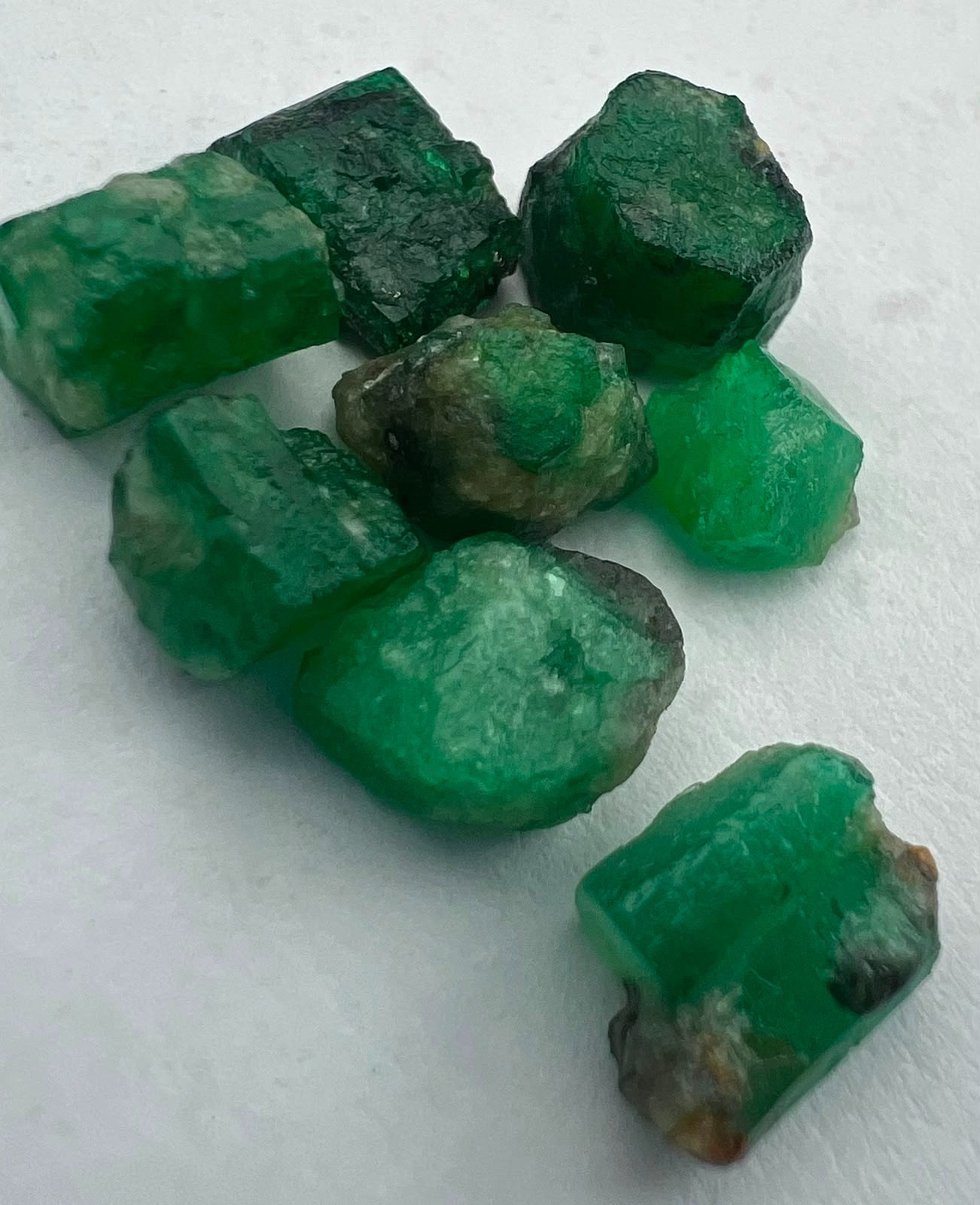 15CT, Top Quality Natural Green Emerald Crystals Rough Lot From Swat Pakistan
