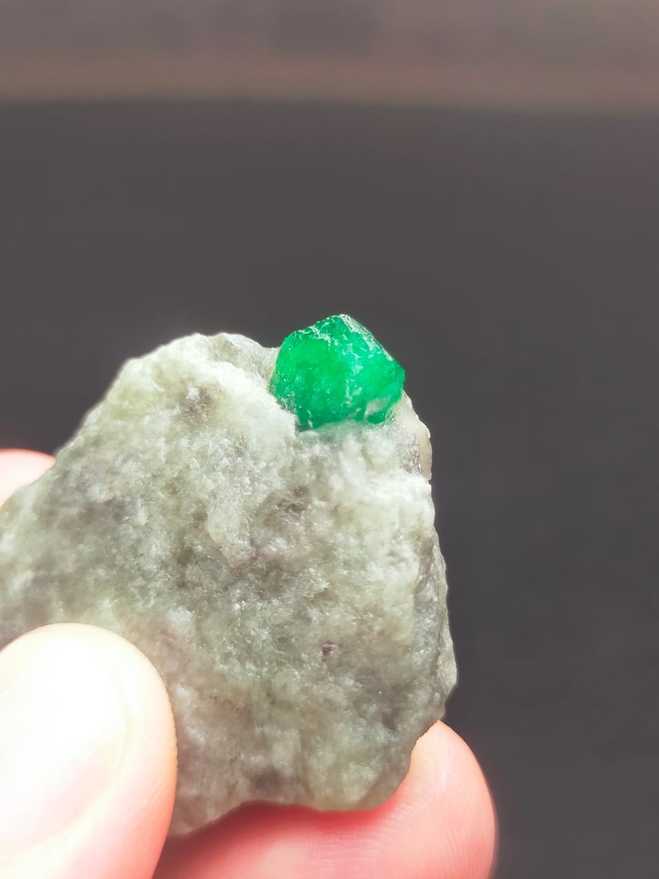 19 gm Natural emerald specimen from swat Pakistan