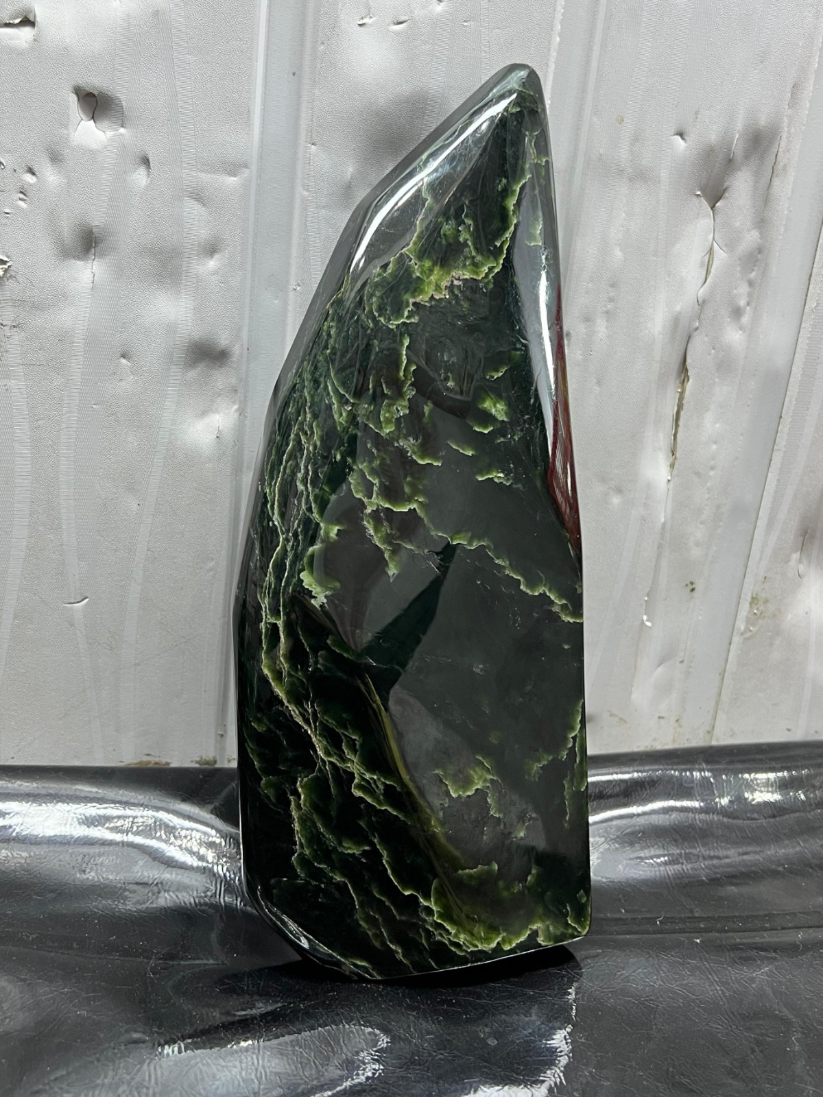 1.9kg Nephrite Jade Polished Stone Natural Green Crystal Mineral Specimen.