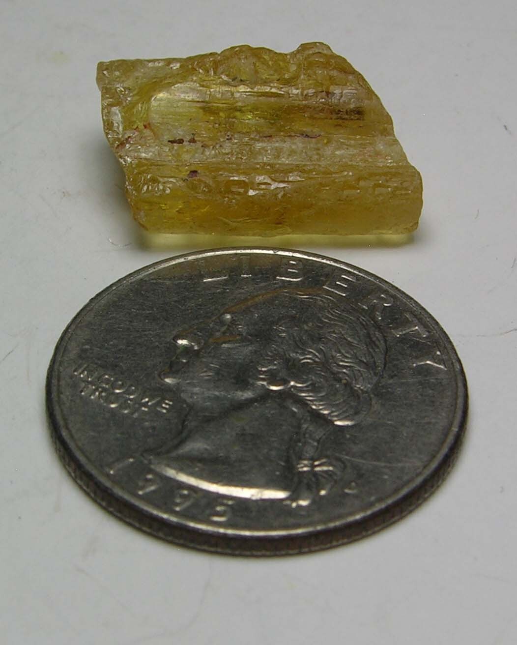14.15ct Pakistan Raw Rough Yellow Beryl Heliodor Stick Crystal specimen2.8g 19mm