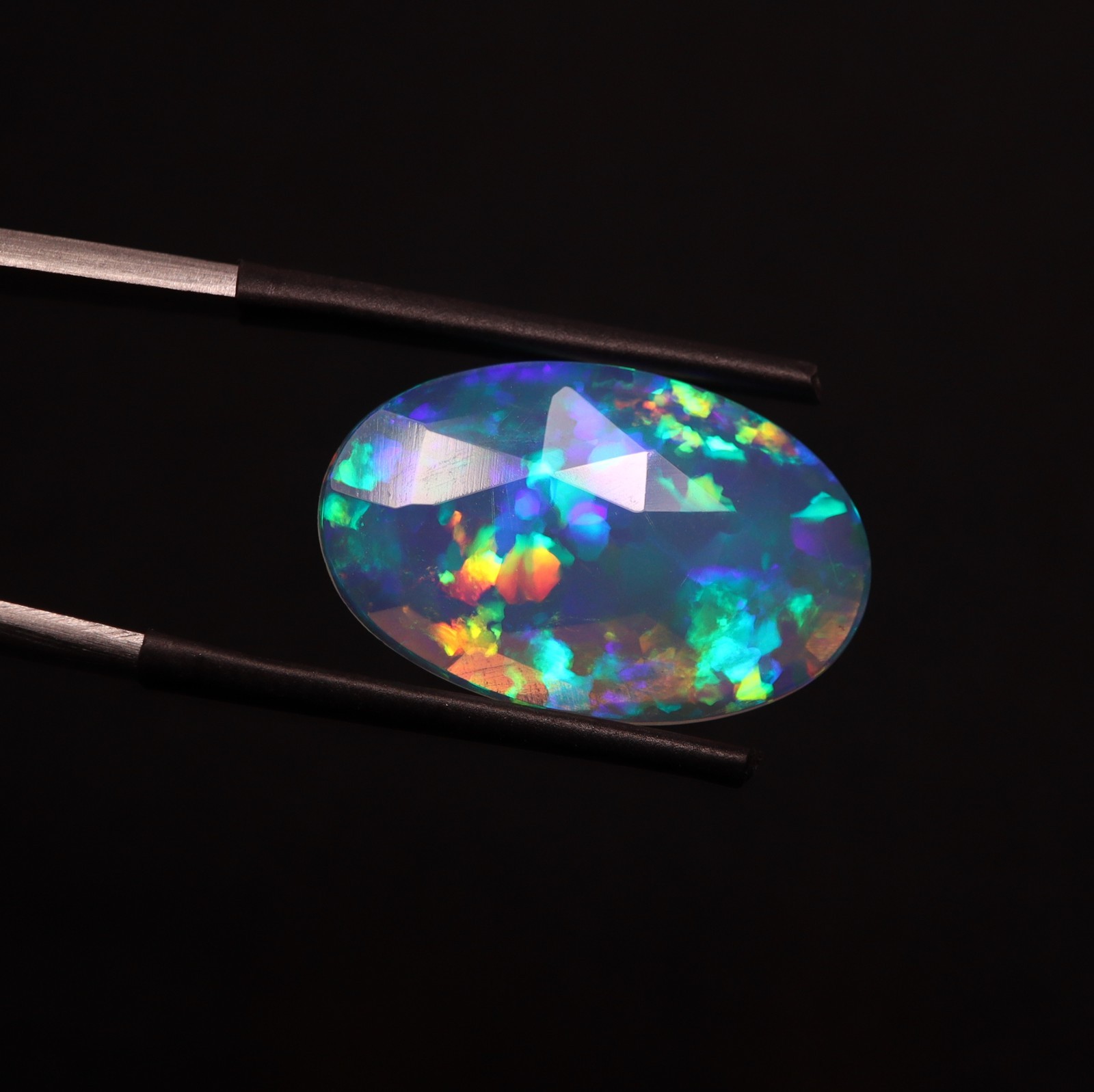 21.3×13.mm Rose Cut AAA Oval Natural Ethiopian Opal, 4.5Ct Rainbow Fire Gemstone