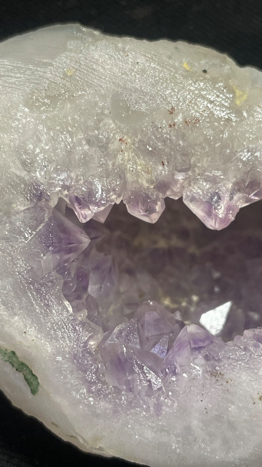 Stunning amethyst bow geode in natural specimen/India