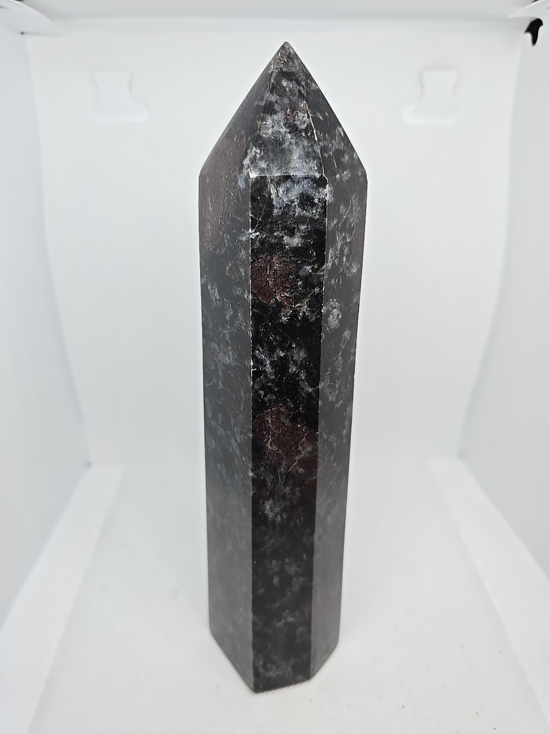 Large Garnet Indigo Gabbro Point Tower Generator