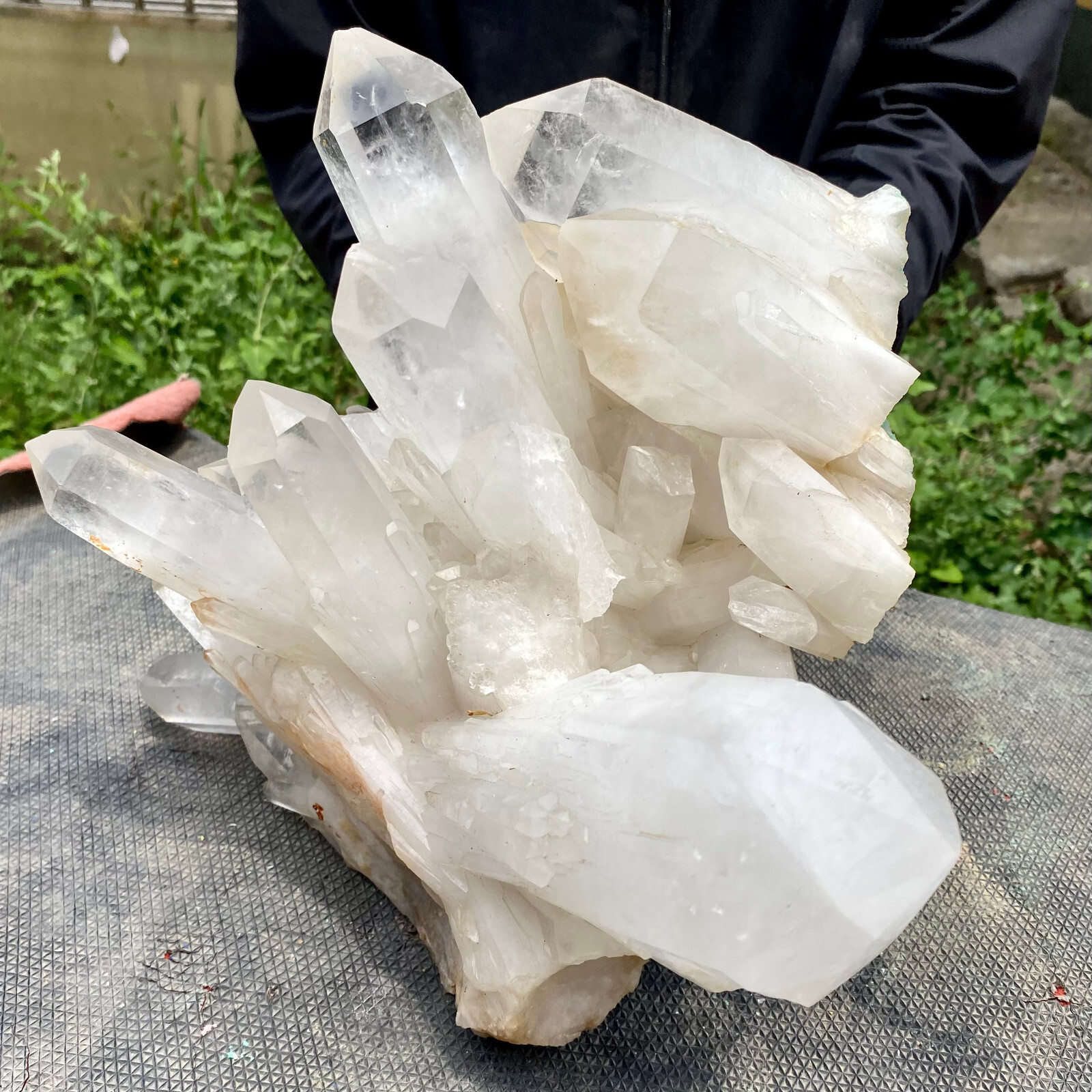 22LB ransparent, natural and beautiful white quartz crystal cluste