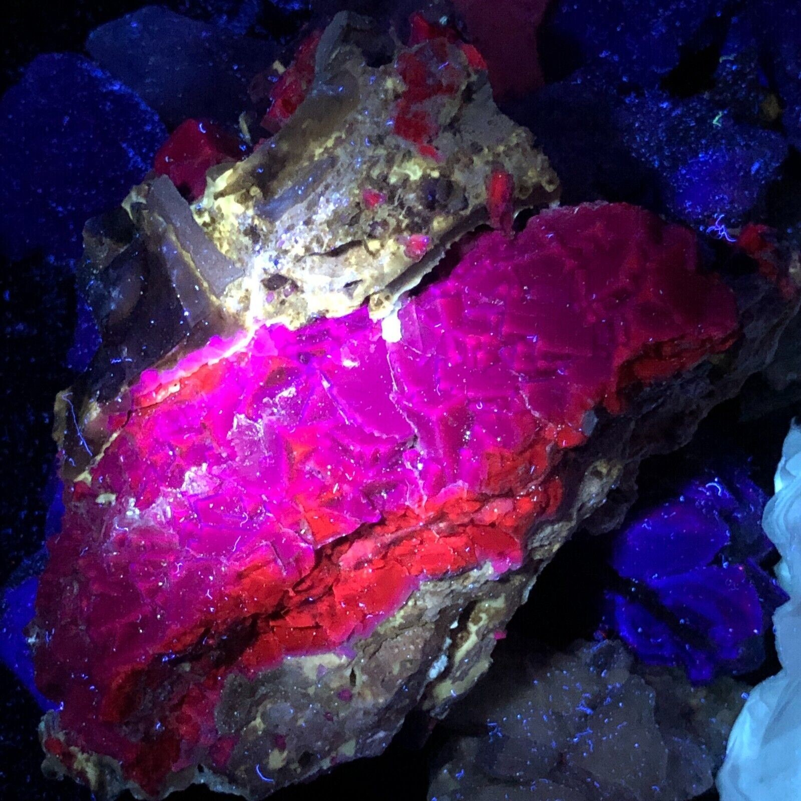 486g Translucent Deep Purple Cube Ladder Fluorescence Fluorite & Calcite