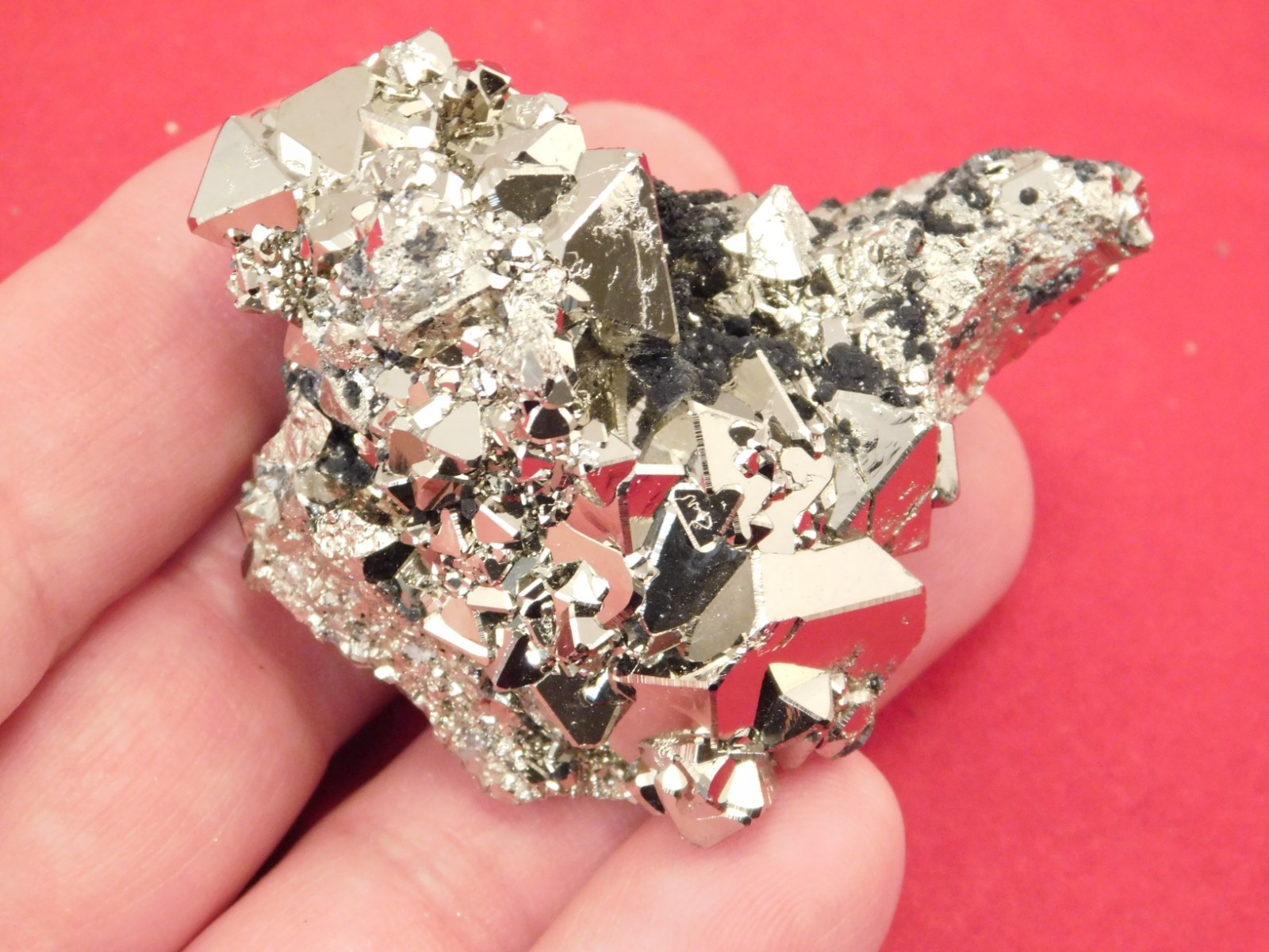 PYRAMID Shaped Crystals Tetrahedron PYRITE Crystal Cluster Sphalerite Peru 162gr