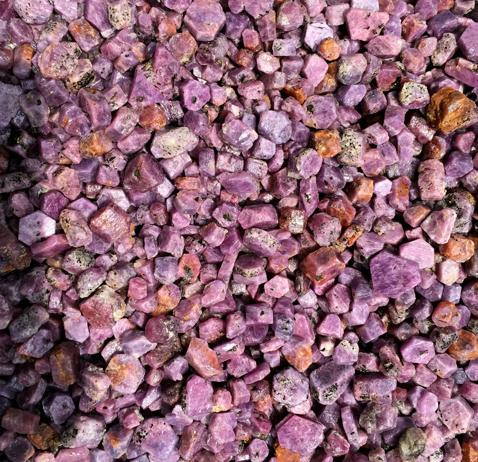 100g Natural Purple Corundum Ruby Crystal Hexagonal Prisms Specimen HG001