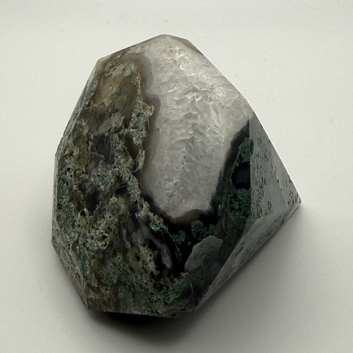 Multi-colored Green and Quartz Polished Moss Agate Diamond Carving