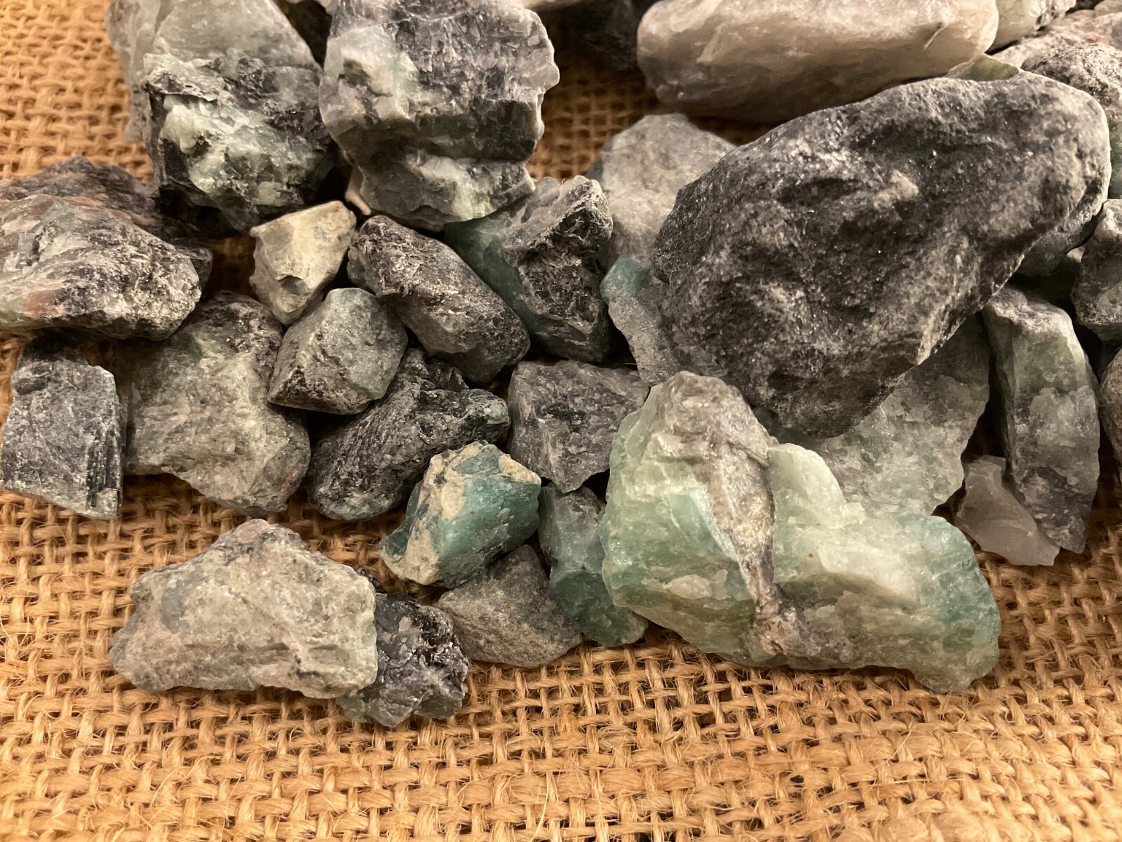 2-4cm Raw Rough Emerald Stone Mineral Rocks Reiki Healing Energy Crystal
