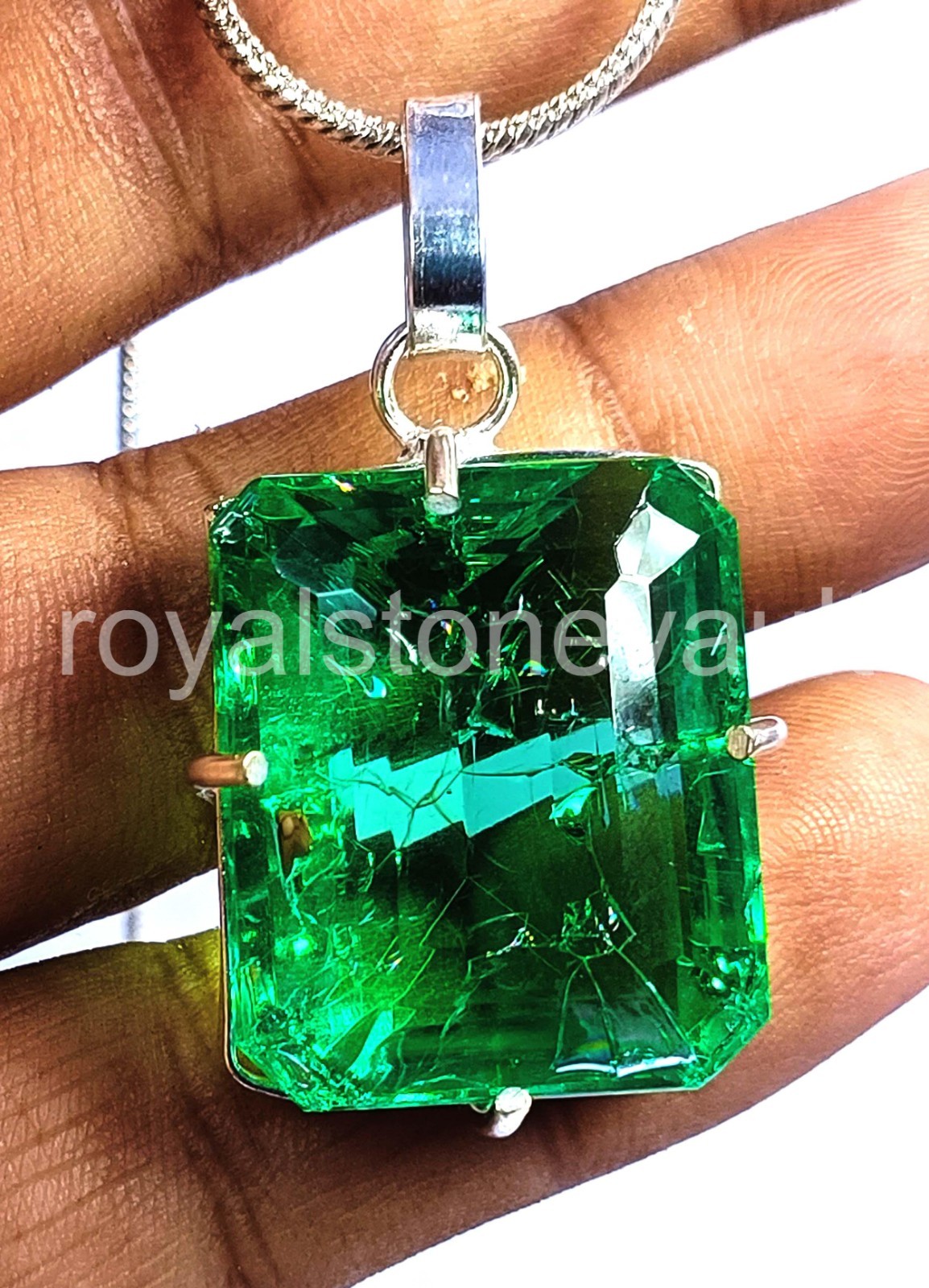Natural Green Emerald 81.58 Ct Emerald Shape 925 Silver Pendant IGL Gems 6JHB