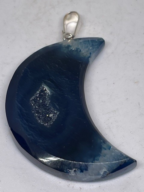Druzy Agate Dyed Dark Blue Moon Pendant – Crystal