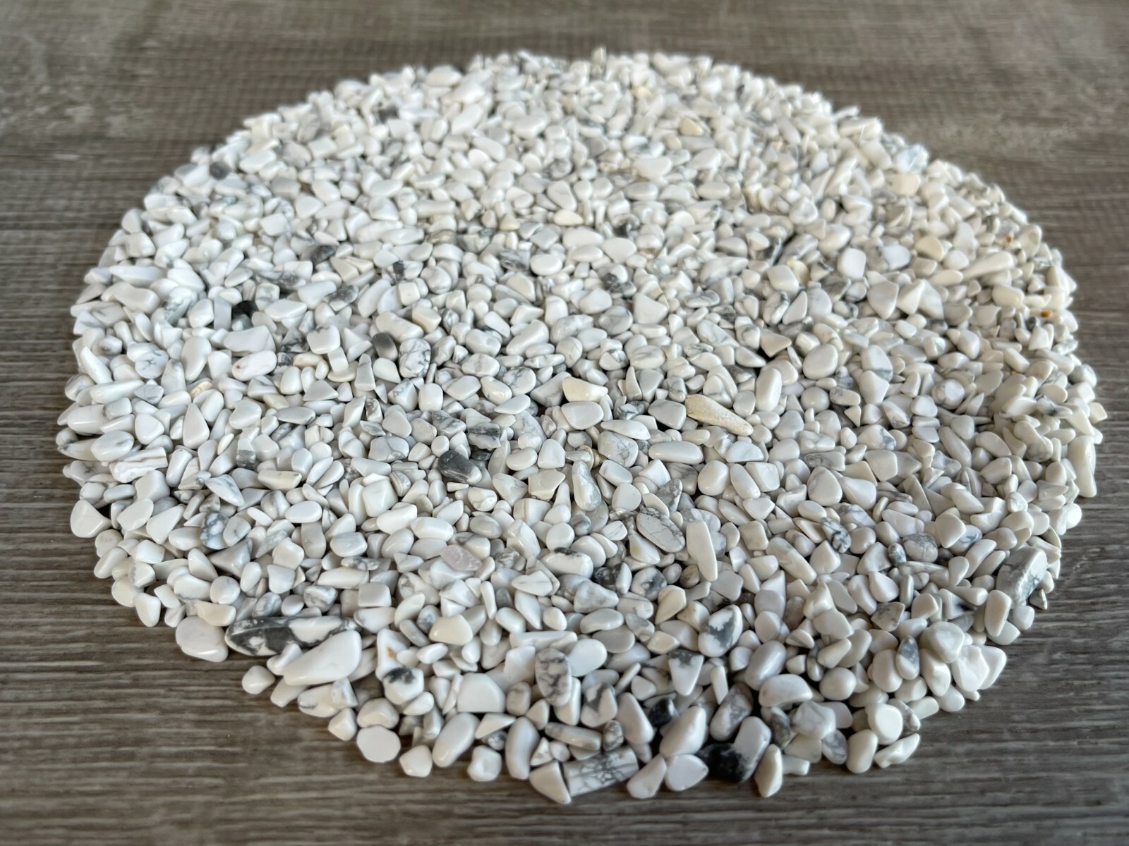 Grade A++ Howlite Semi Tumbled Gemstone Mini Chips 3 – 5 mm, Wholesale Bulk Lot