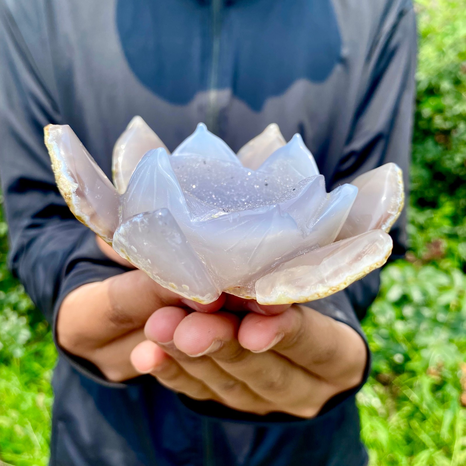 250G Drunken agate lotus hand carved meditation crystal display decoration