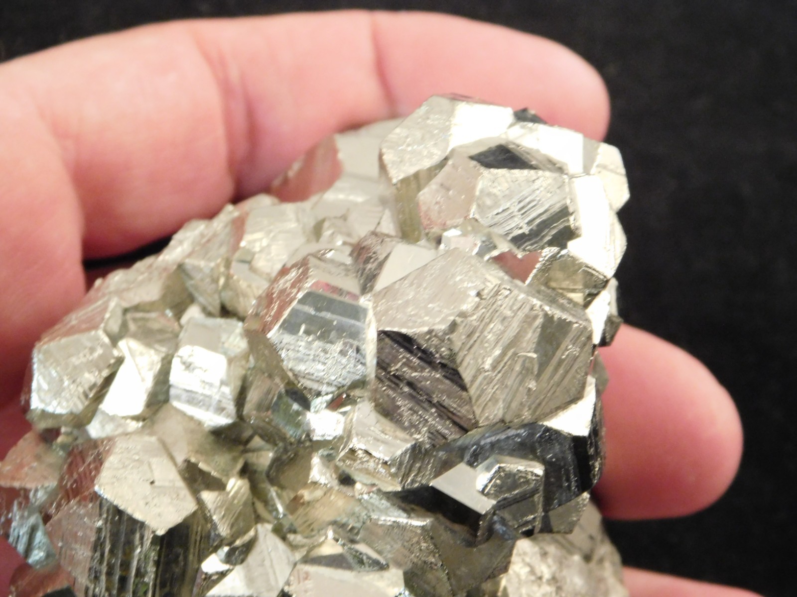 BIG! Dodecahedron PYRITE Crystal Cluster NICE! and 100% Natural Peru 850gr