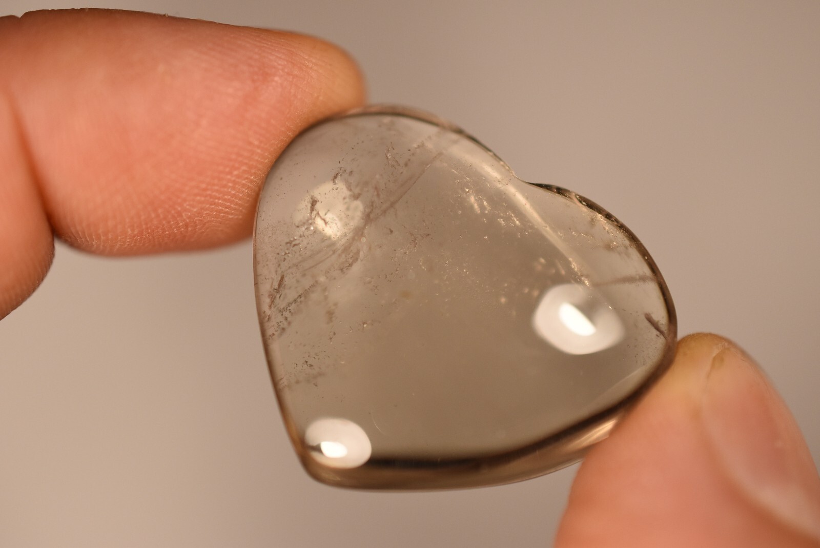 *SMOKEY QUARTZ* Heart 3.2cm 13.9g Carving Smoky Natural Flat Palm Stone