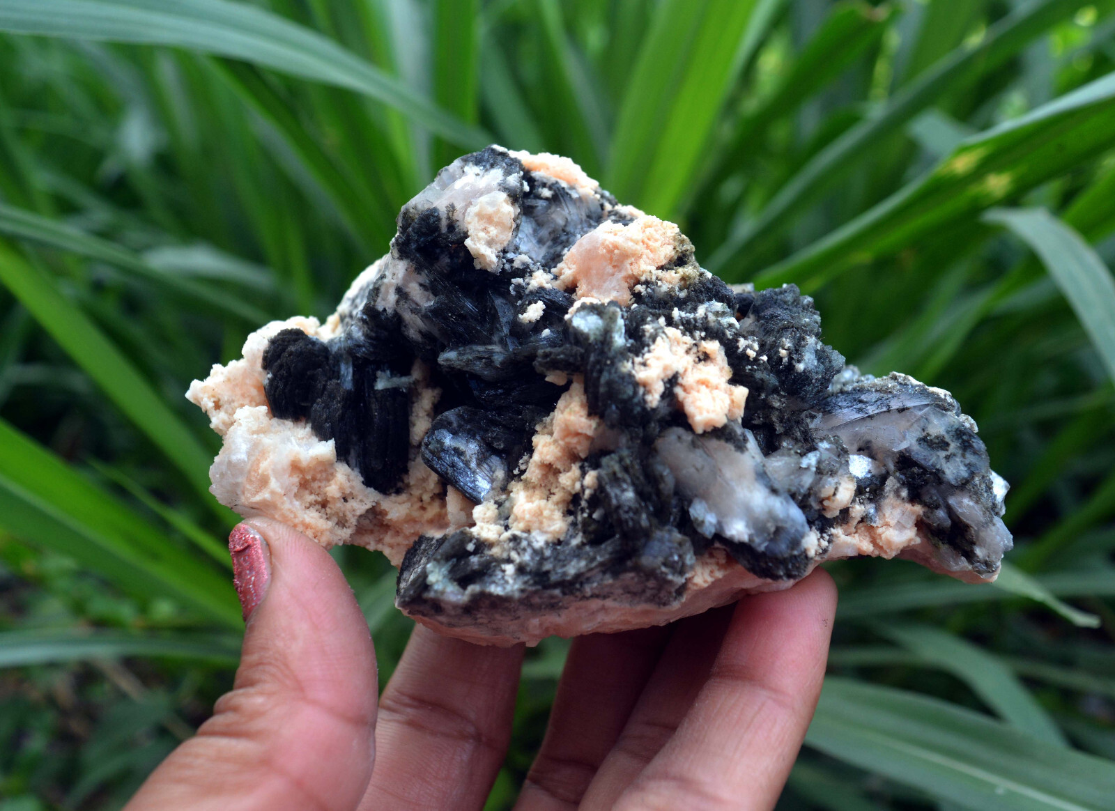 stilbite crystals & matrix minerals specimen j-7