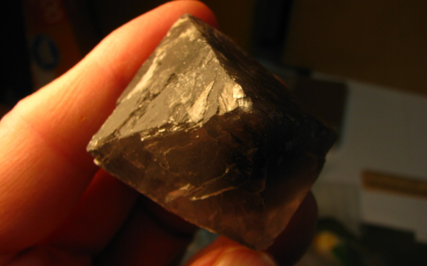 98g LARGE GRAY/CLEAR OCTAHEDRON FLUORITE 2.07×2.06×2.06in DE’AN JIANXI CHINA#243