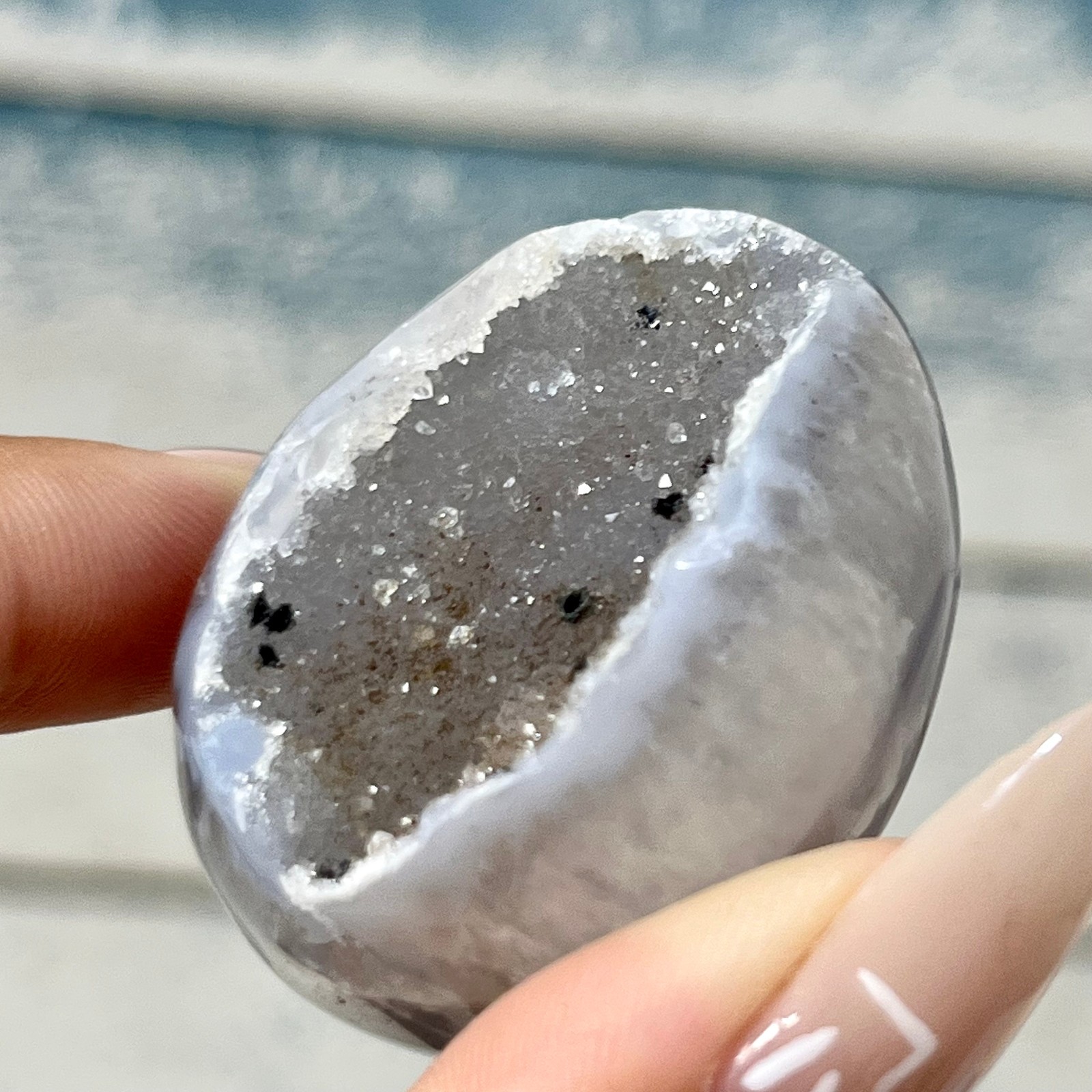 47 g Natural Crystal Agate Egg Geode Druzy Home Office Decor Display Art