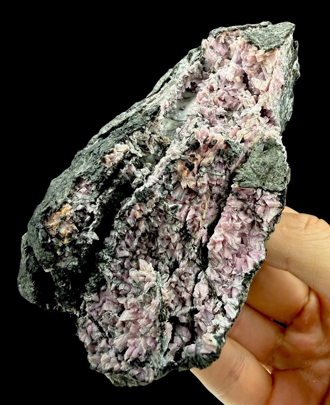 Inesite Crystals : Hale Creek . Trinity County , California 🇺🇸