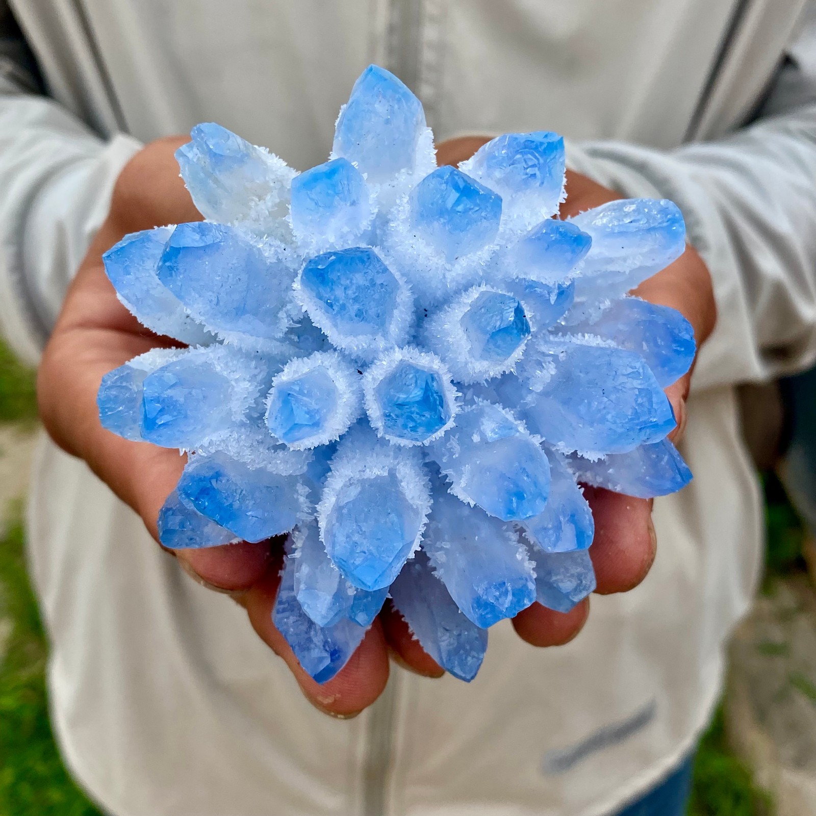 423G New find blue phantom crystal quartz cluster mineral specimen healing