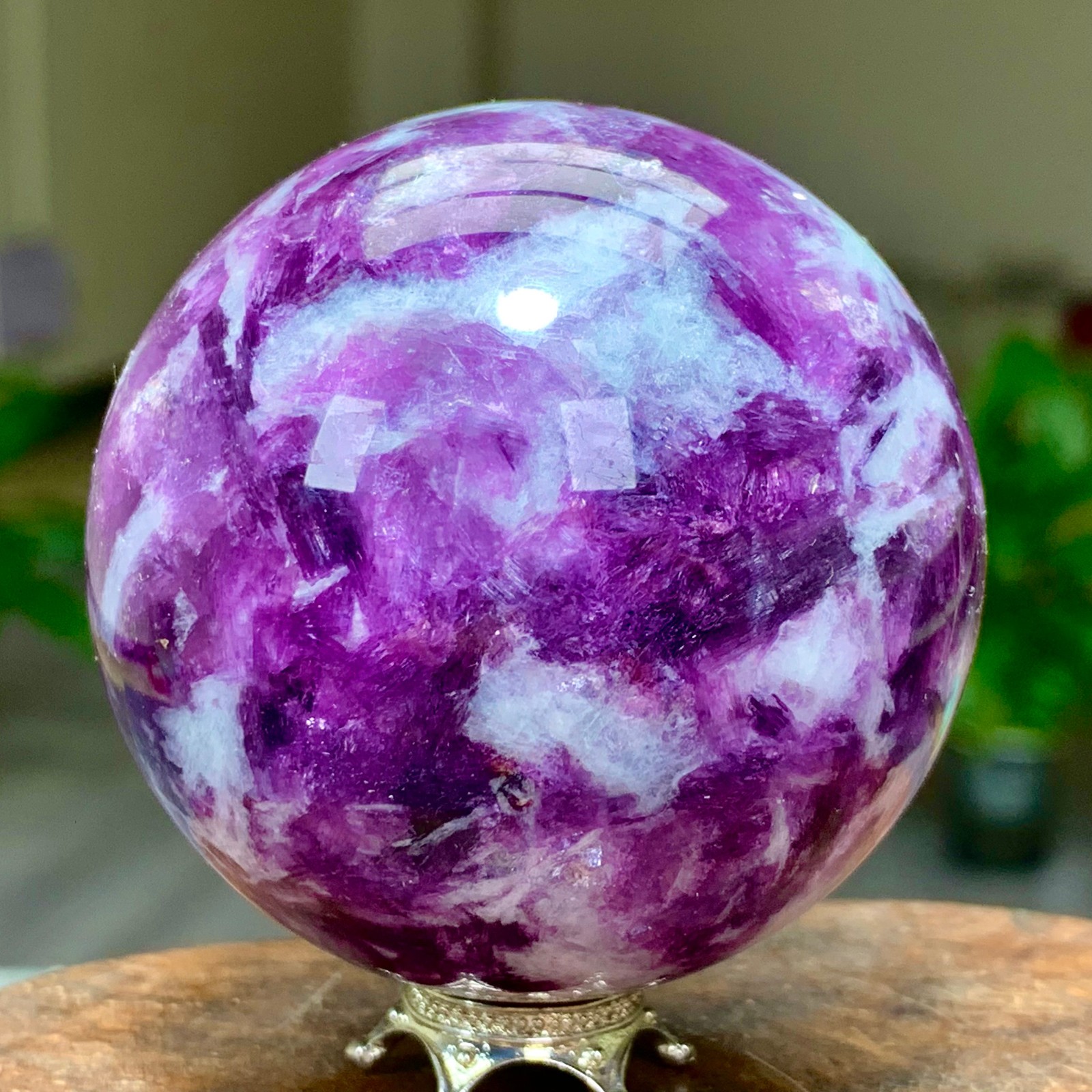 265G Natural Beautiful Purple Lithium Mica Crystal Spherical Mineral Sample