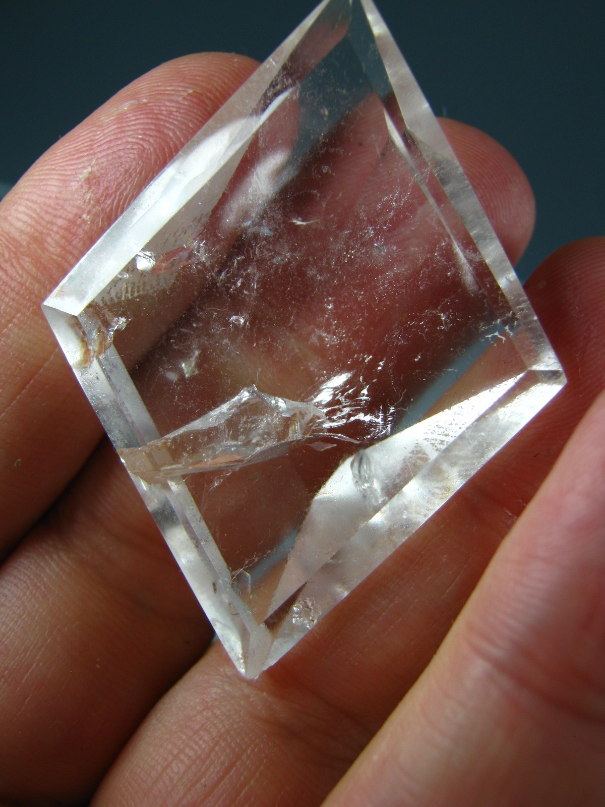 95 cts. PENETRATOR CRYSTAL INSIDE ITS QUARTZ MOM GEMSTONE , WHAT? YES! RM 155