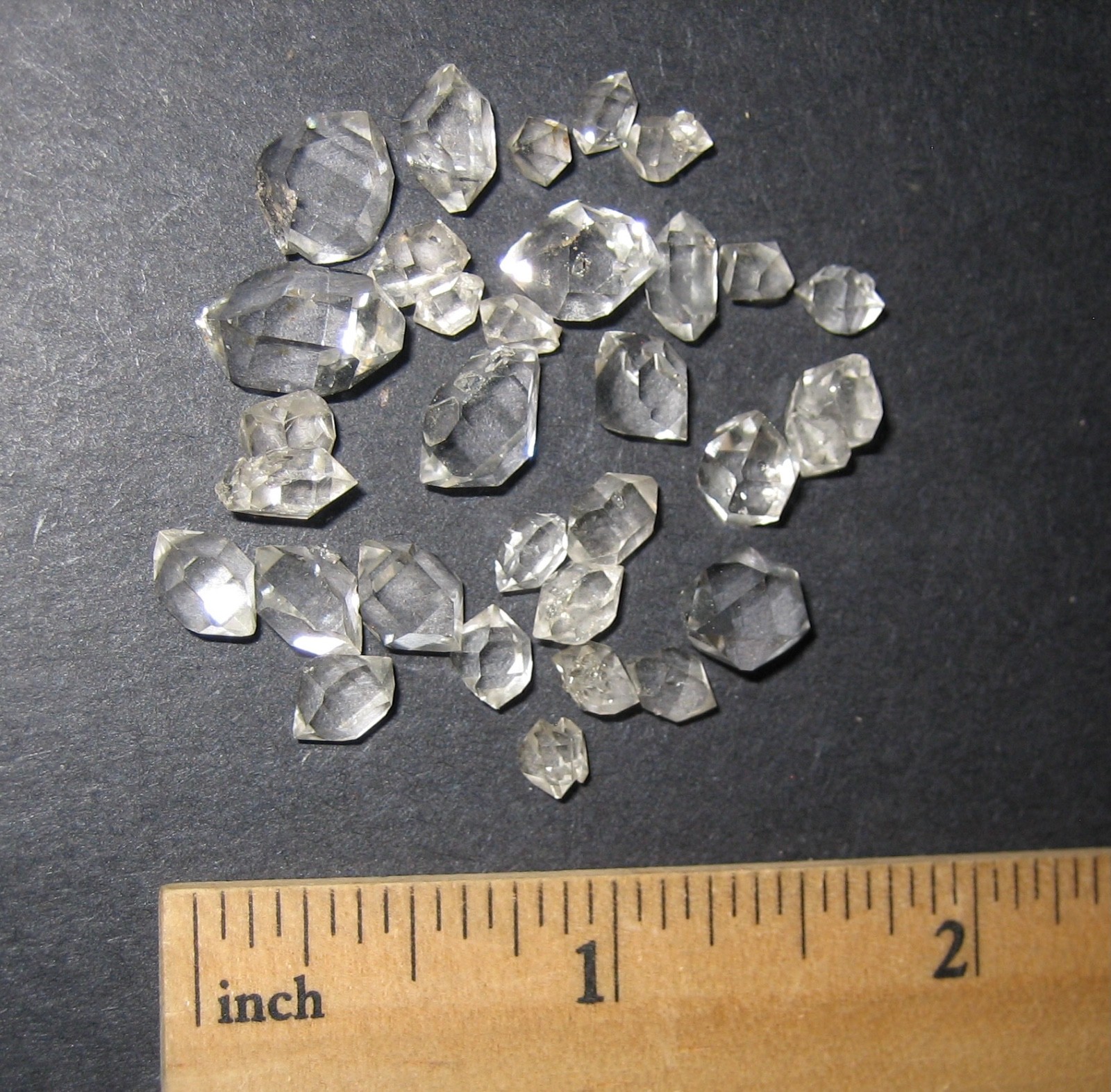 29 SMALL NATURAL 0.15-0.4″ GEM HERKIMER DIAMOND QUARTZ CRYSTALS NEW YORK 6.8g *A
