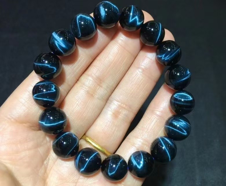 Natural blue Tiger’s Eye Stone Crystal Bead Bracelet Adult Collector’s Item