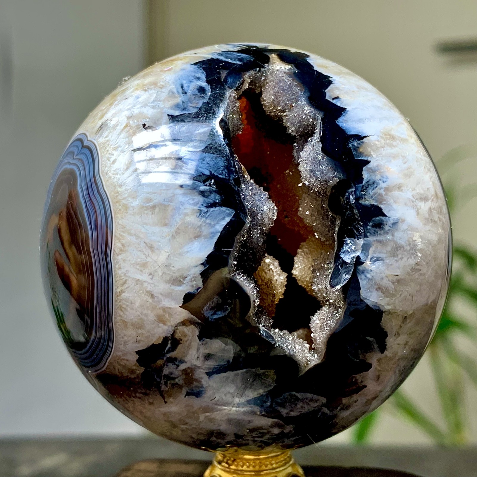 300G Natural black stripe agate sphere Crystal Ball Madagascar mineral