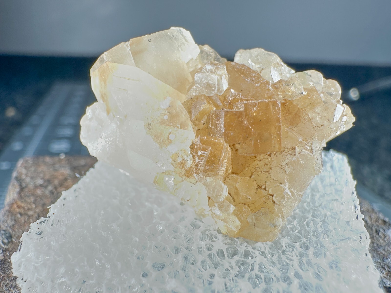 ➤ 1-1/8″ CALCITE & FLUORITE CRYSTAL CLUSTER – Norristown Indiana VIDEO➤669