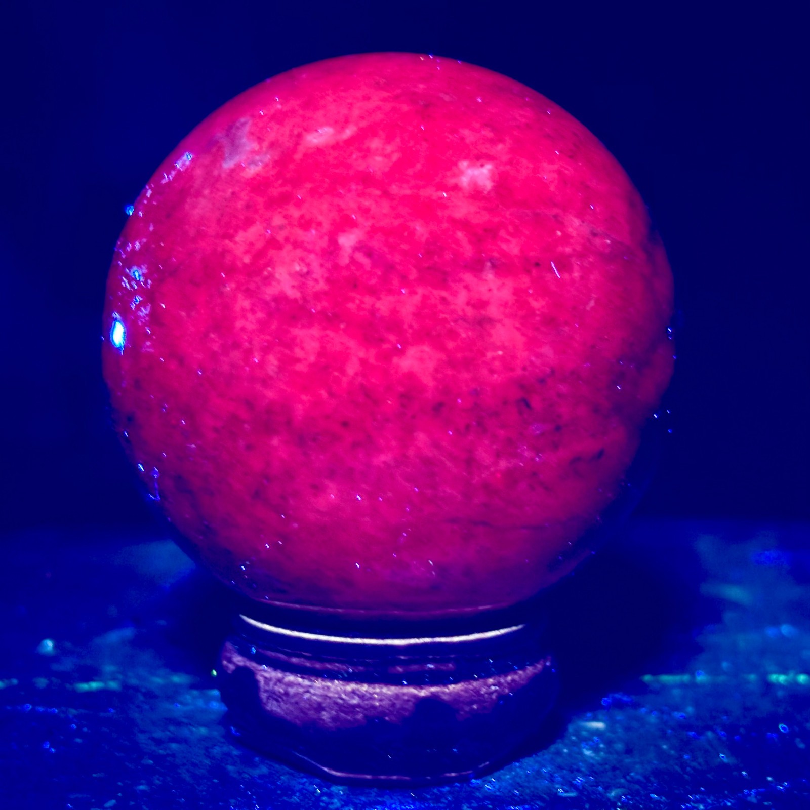 1.55LB Natural Blue Sapphire And Ruby Sphere Fluorescent Glow Under UV Light