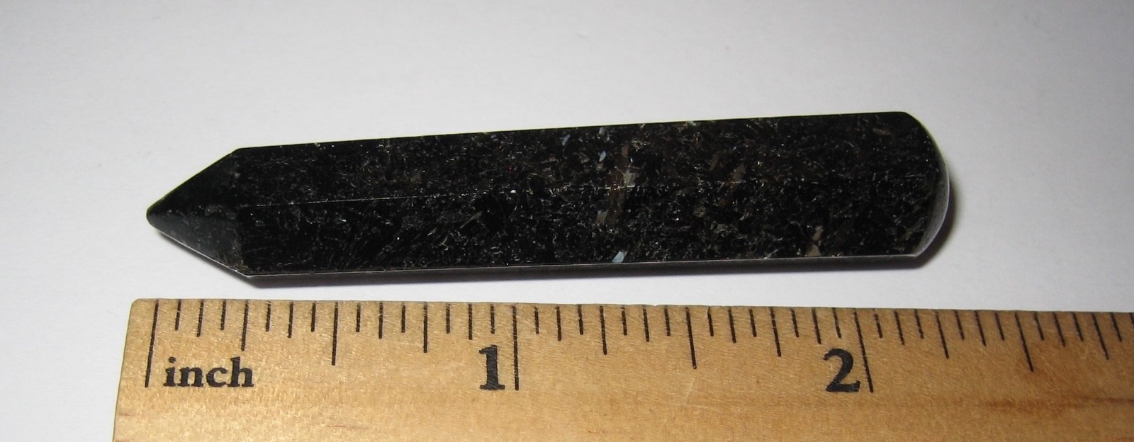 60mm RARE! POLISHED NATURAL AUTHENTIC NUUMMITE STONE WAND GREENLAND 16.7grams *1