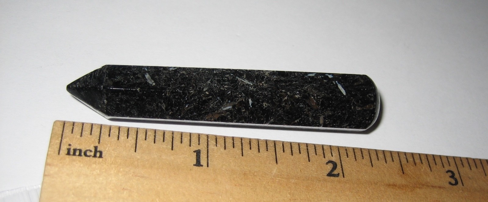 60mm RARE! POLISHED NATURAL AUTHENTIC NUUMMITE STONE WAND GREENLAND 16.7grams *1