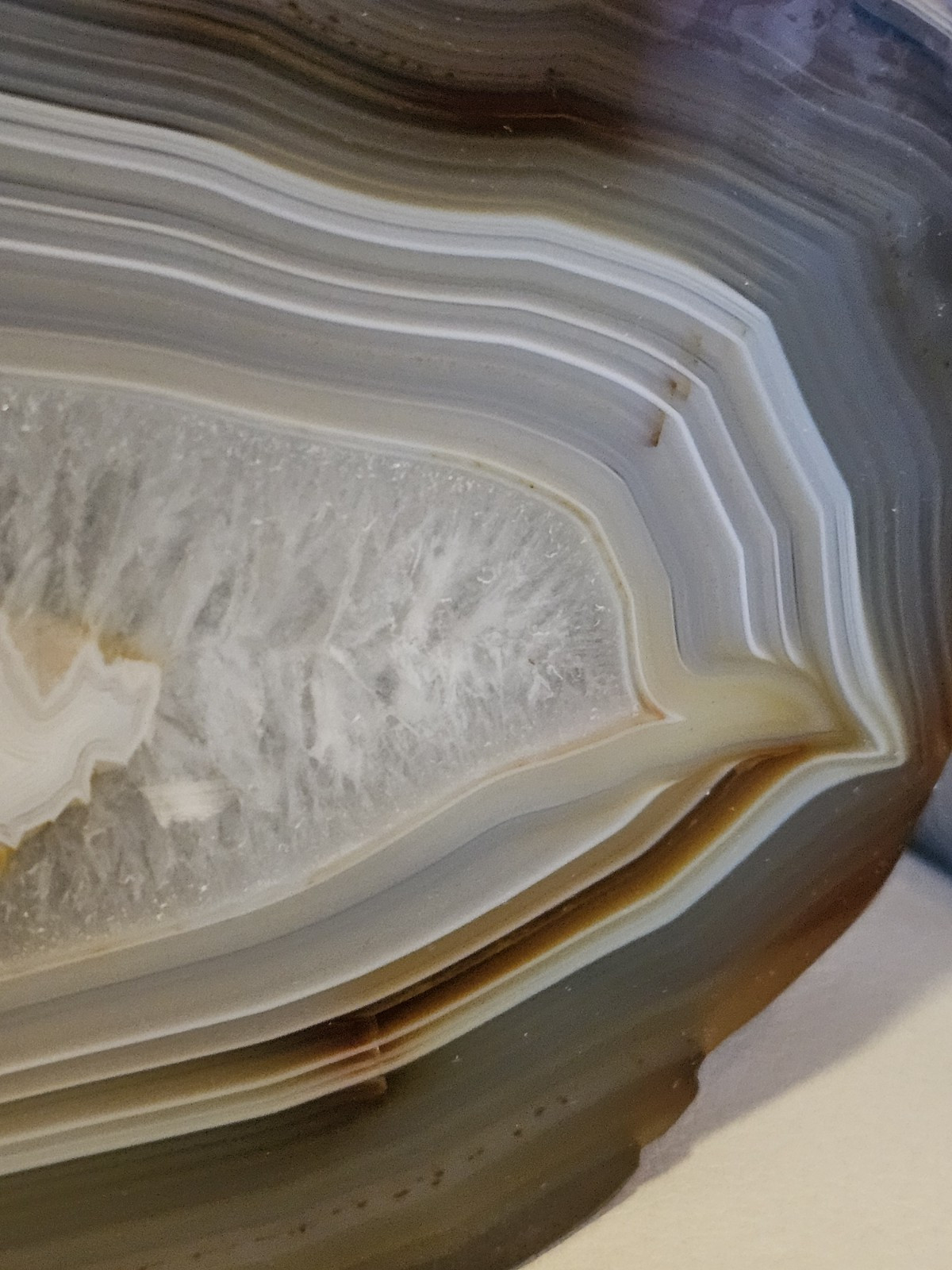 EXTRA LARGE BANDED AGATE POLISHED ON ONE SIDE 9.5″ WEIGHS 6LBS 8OZ