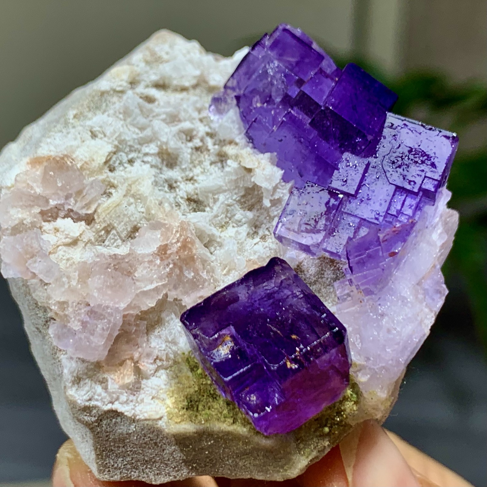 118G Natural purple framed cubic fluorite mineral specimen/Inner Mongolia–