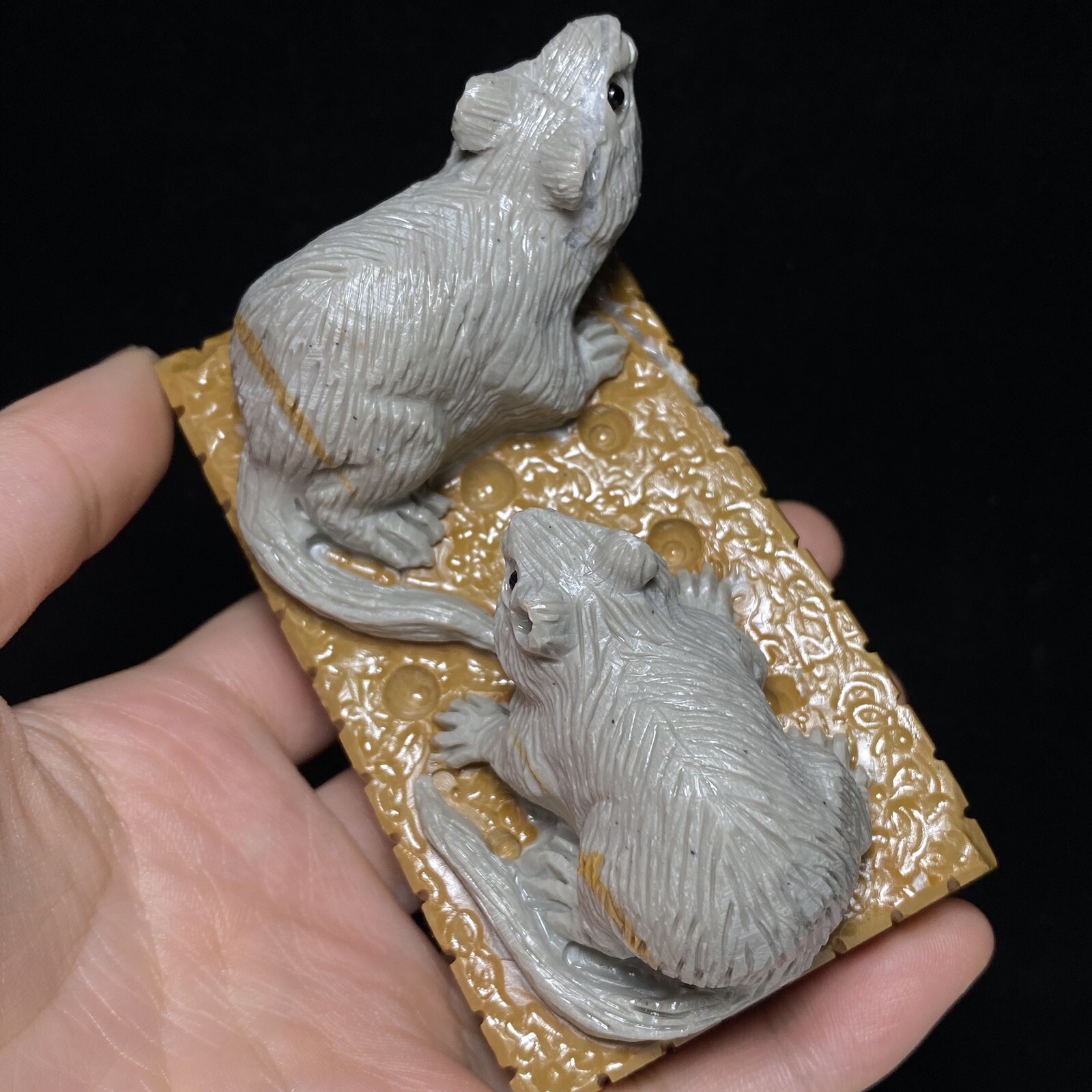 Natural Crystal Cluster Quartz Mineral Specimen Songhua Stone Handcarved Rat