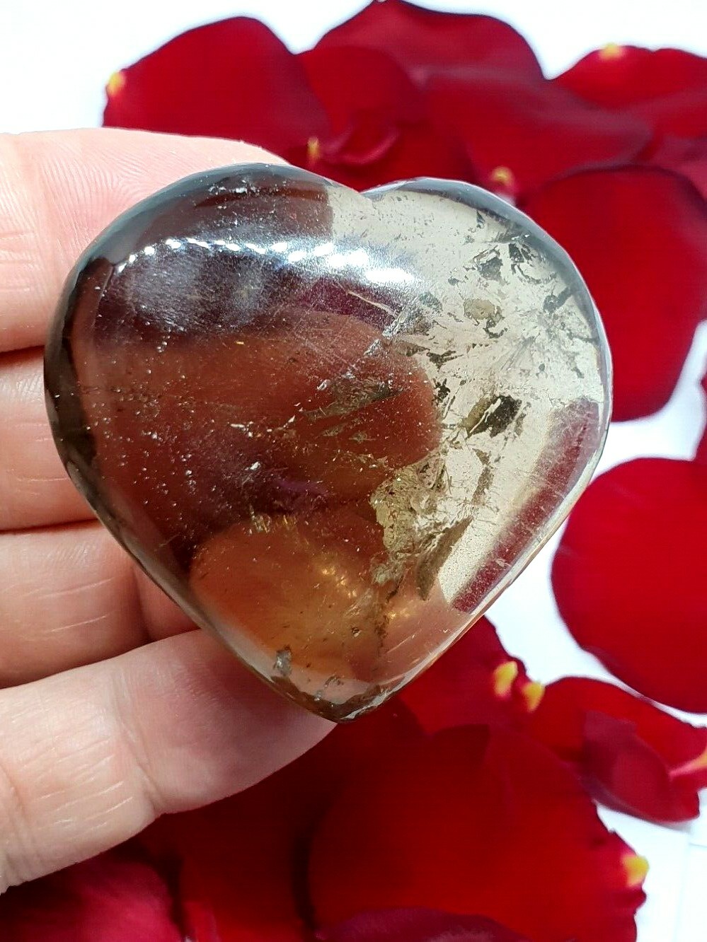 Smoky Quartz Heart Carving Real Crystal Protective Energy 86g 5.5 x 5 x 1.5cm s5