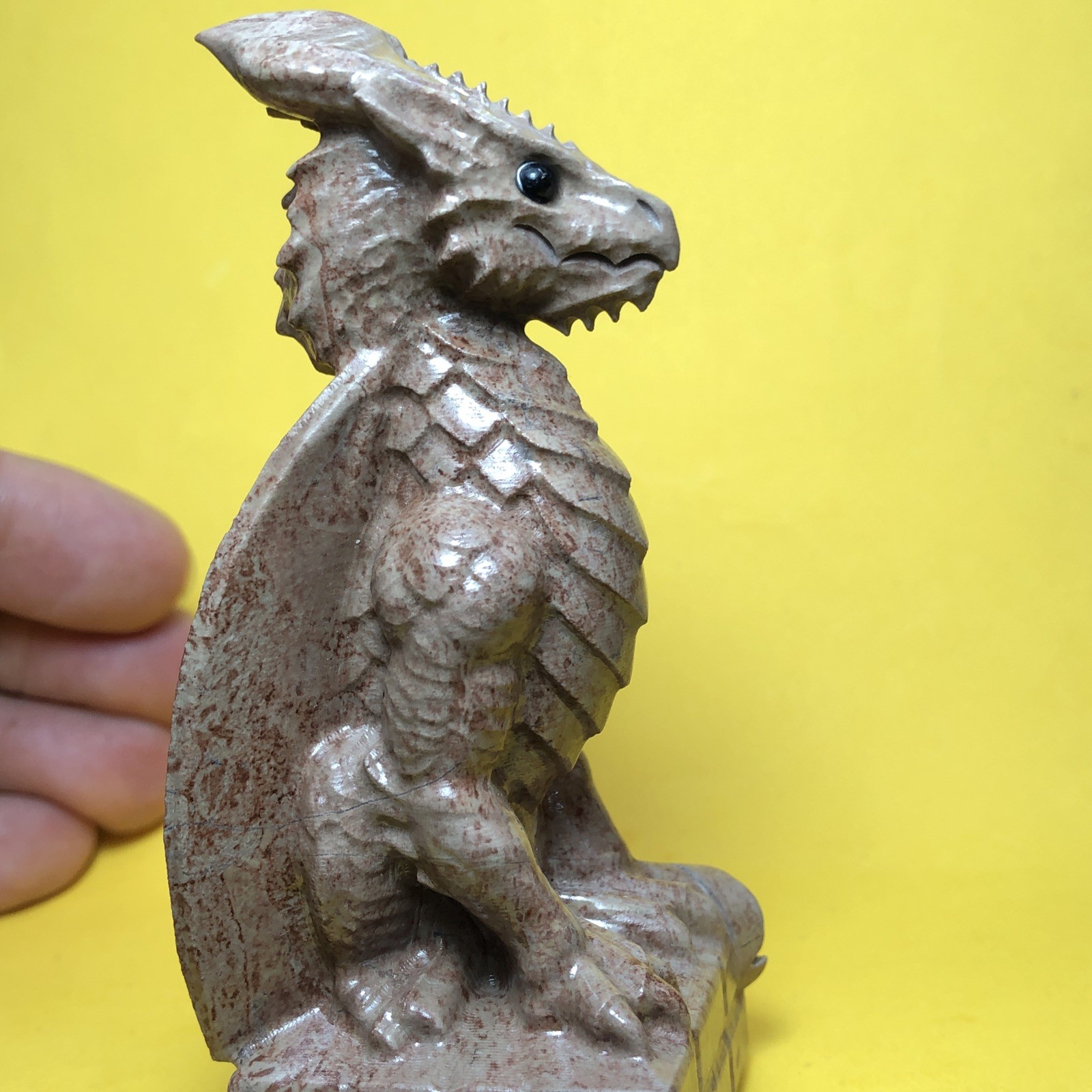 NATURAL CHINESE PAINTING STONE CRYSTAL QUARTZ MINERAL SPECIMEN CARVED DRAGON. GH