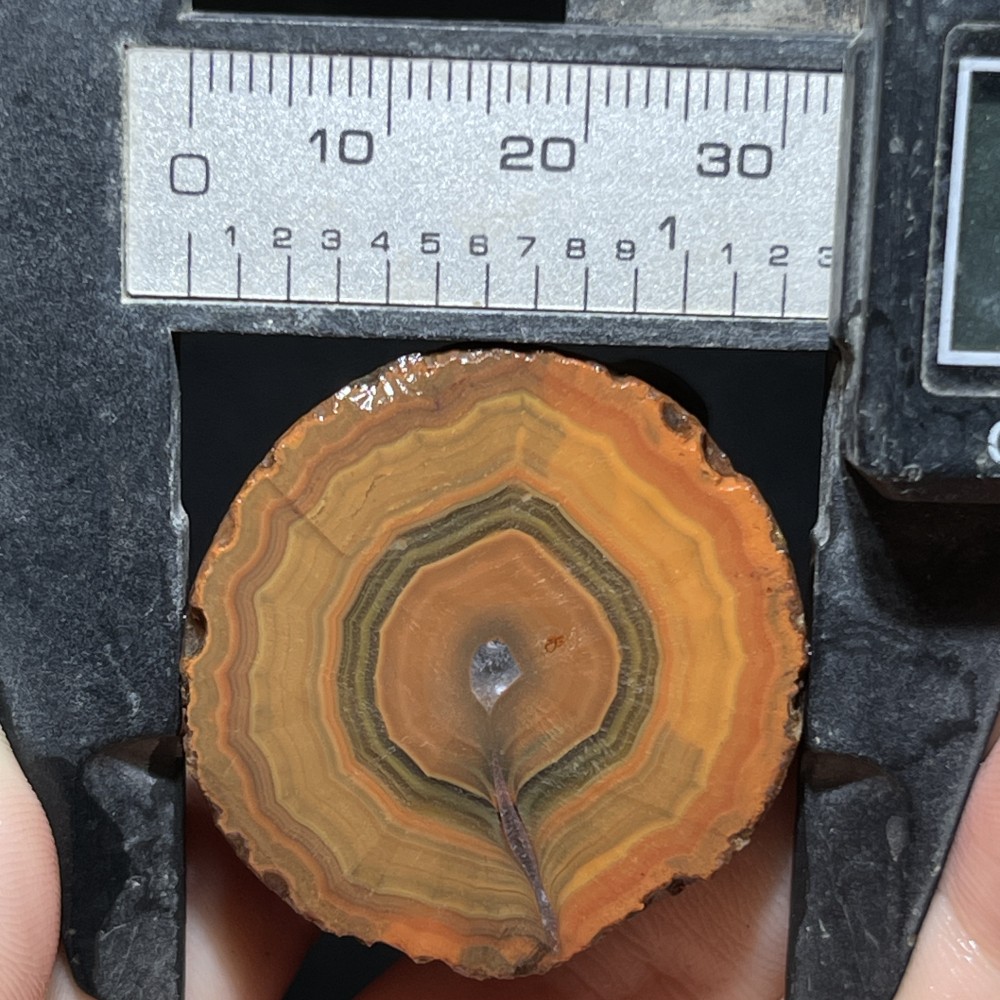 Half Rough Agate ore crystal Achat Nodule Chinese bloody battle Agate 35g D735