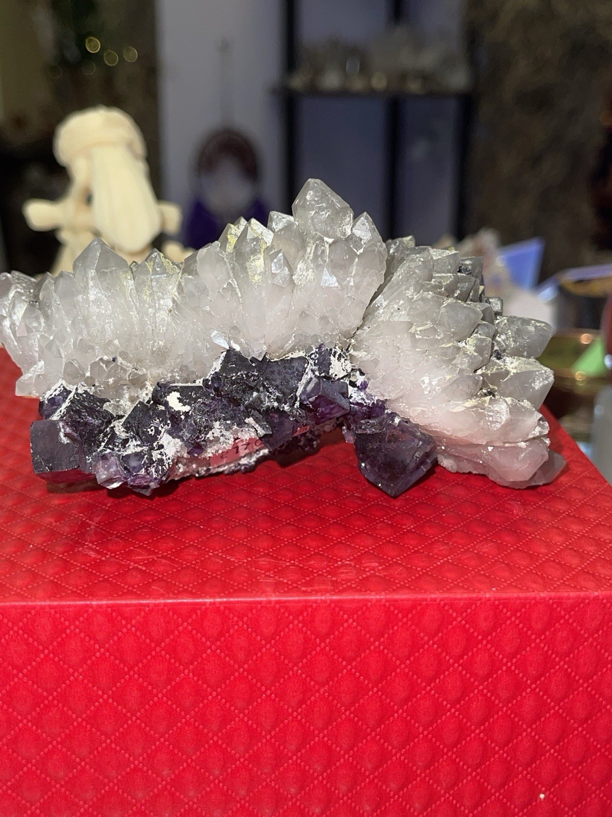 Rare transparent purple cubic fluorite mineral crystal sample/China
